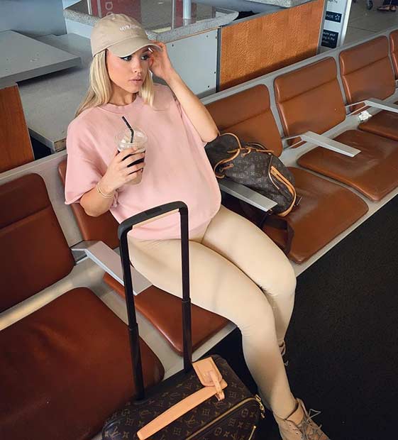 Stylish and Comfy Pregnancy Outfit